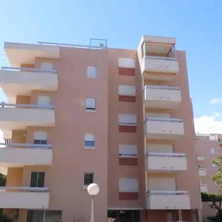Apartment 3 Pieces Climatise Proche Centre, Commerces Et Plage A - Fr-1-780-73