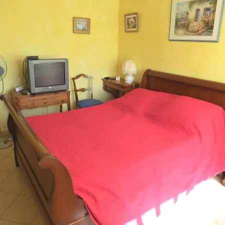 3 Pieces Climatise Proche Centre, Commerces Et Plage A - Fr-1-780-73 Apartment